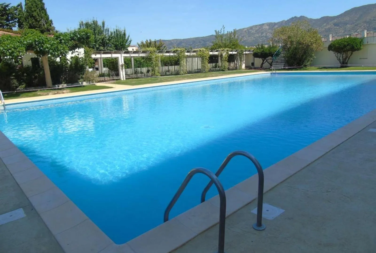 Studio Avec Piscine Et Vue Montagne روساس